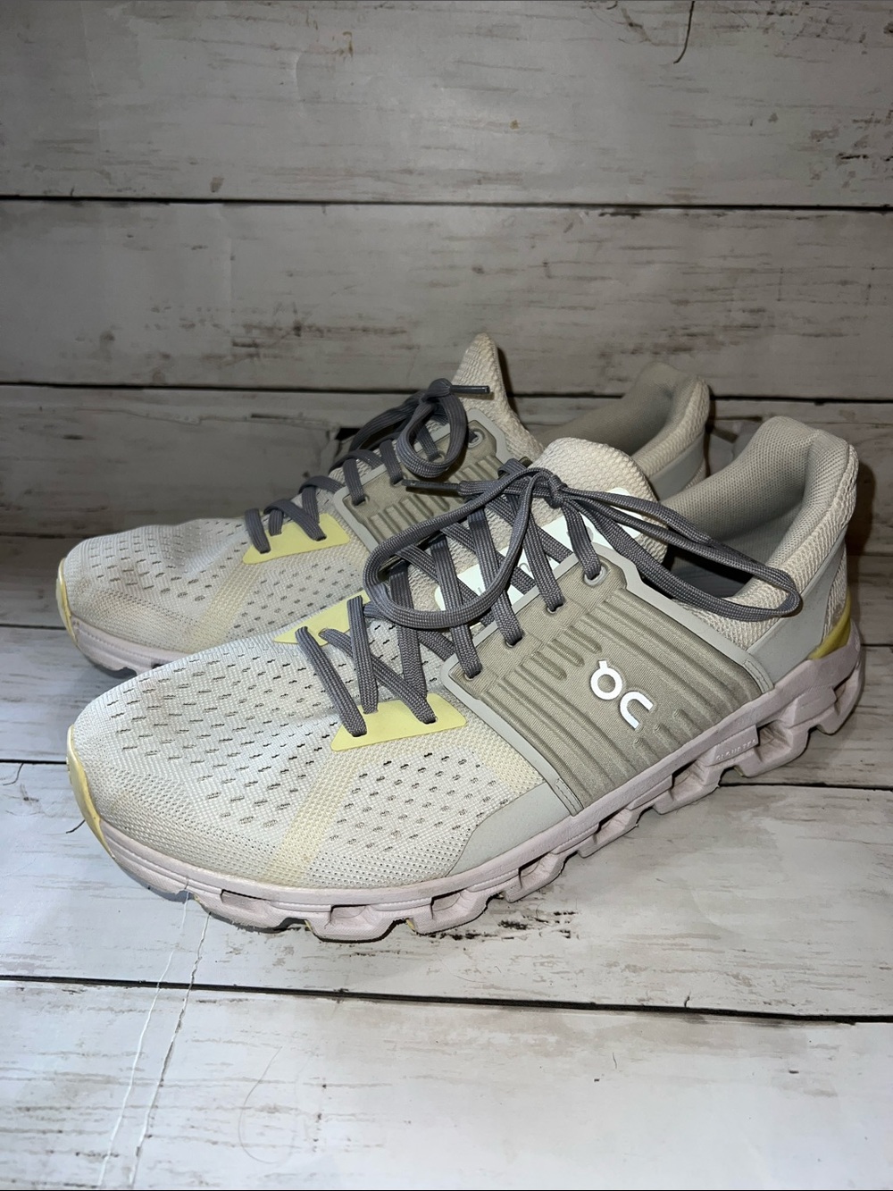 On Running Women's Cloudswift 2.0 Running Shoes White / Limelight US 10 - Picture 4 of 7